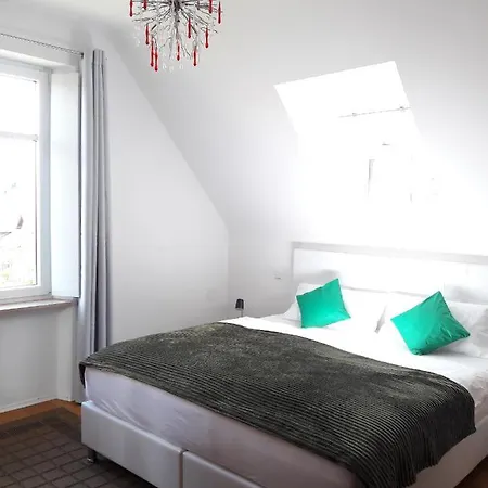 Bismarckstrasse 8
