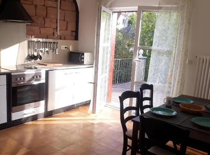 Appartement Bismarckstrasse 8 *