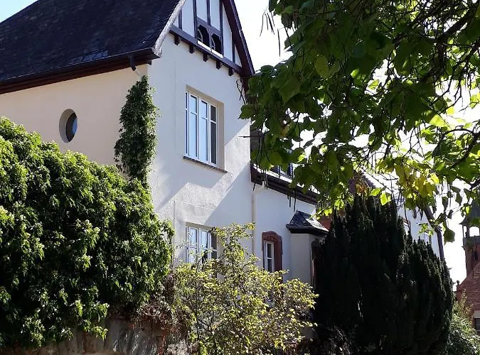 Bismarckstrasse 8 Appartement *